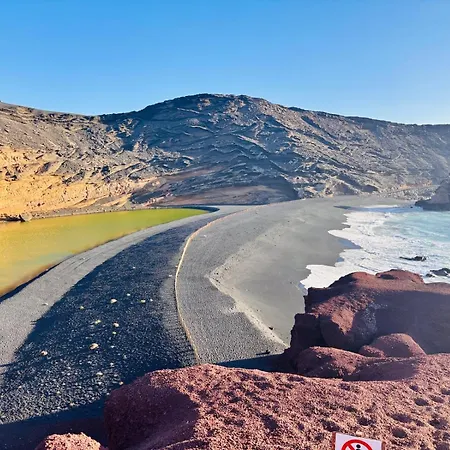 Casa Sylkartimanfaya بيت للعطل